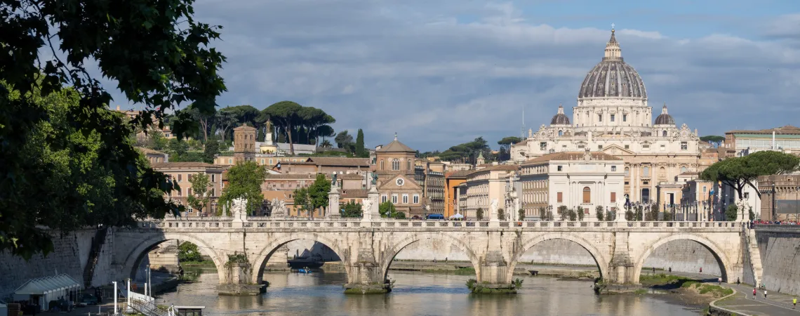 Andělský most a Vatikán v pozadí