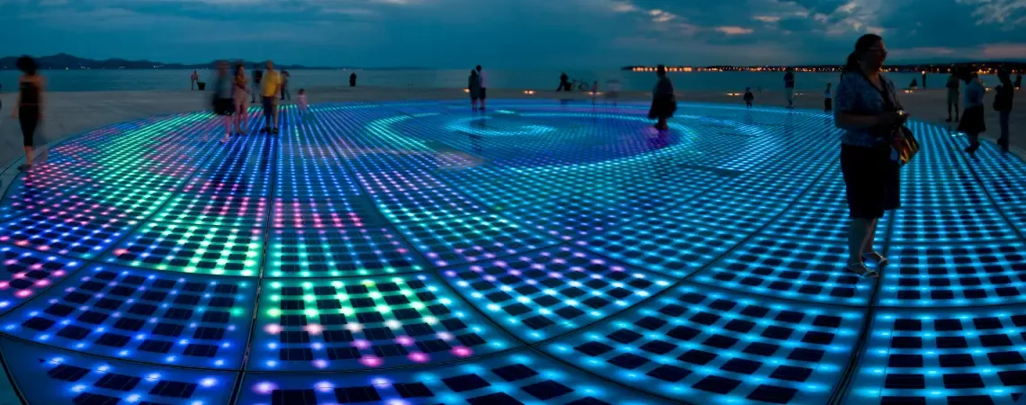 Instalace Pozdrav slunci