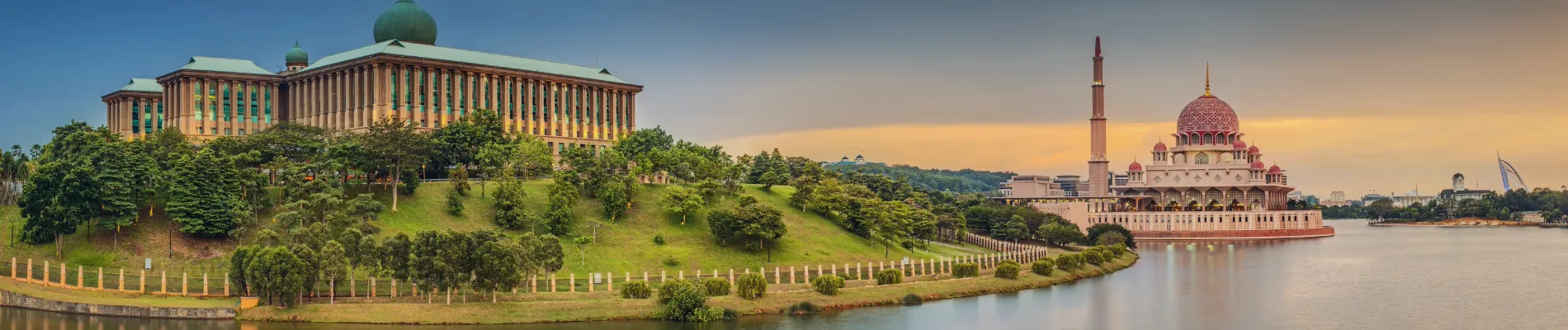 Mešita Masjid Negara a sultánského paláce Istana Negara
