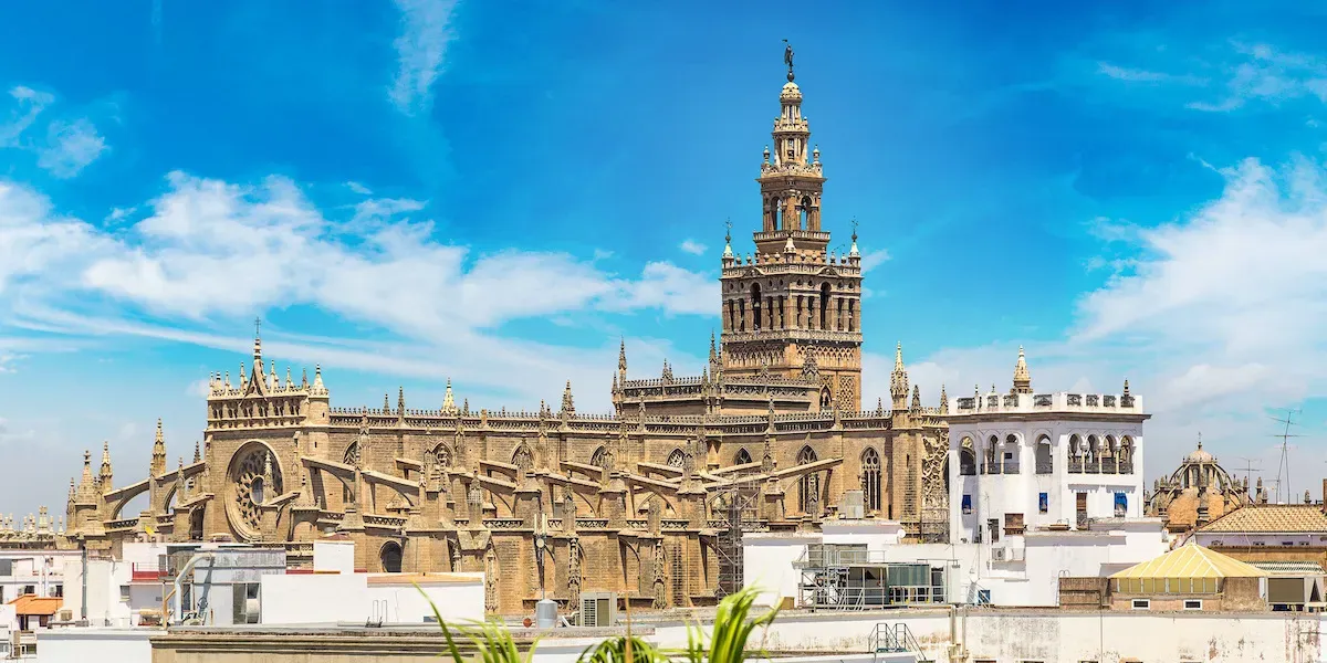 Katedrála a Giralda