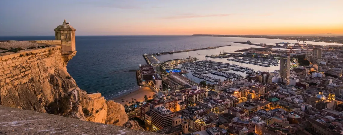 výhled z hradu Santa Barbara