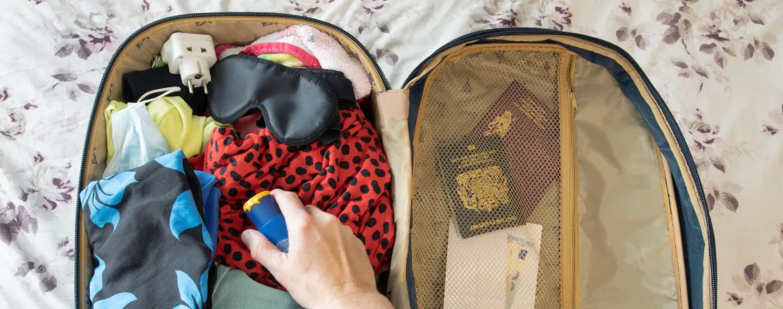 Batoh s bočním plněním