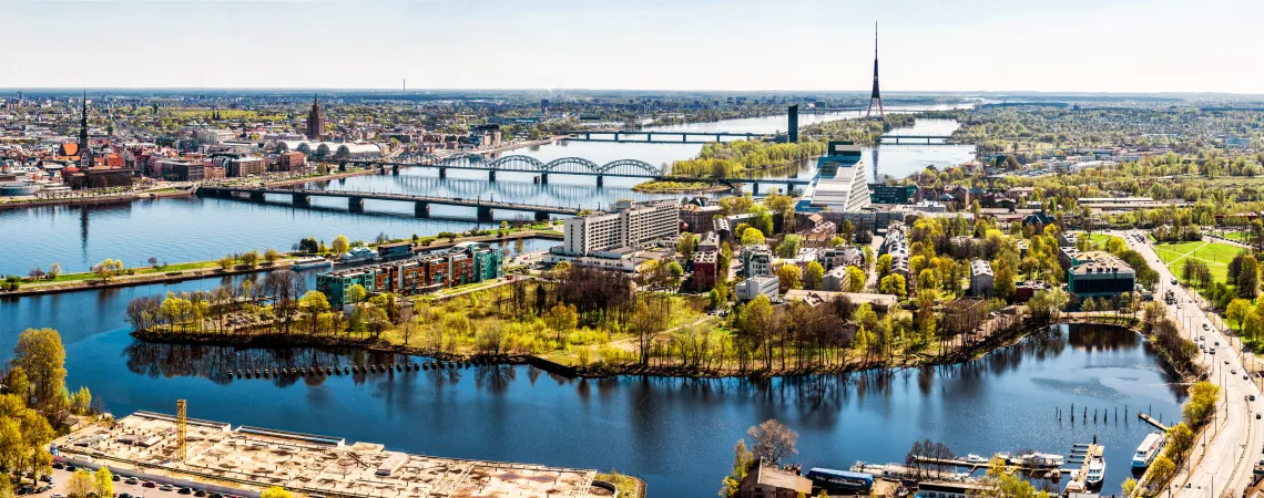 panoramatický pohled na Rigu