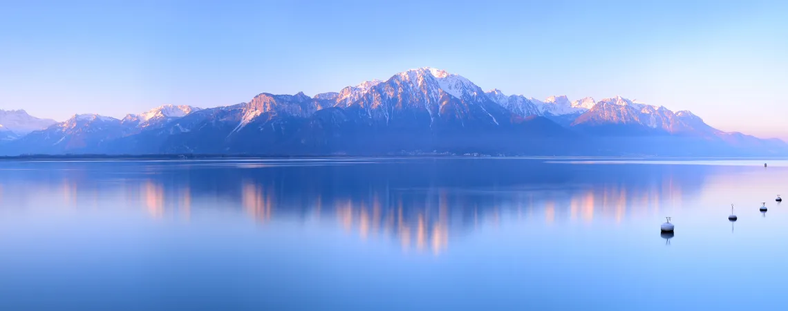 výhled na hory z Ženevy