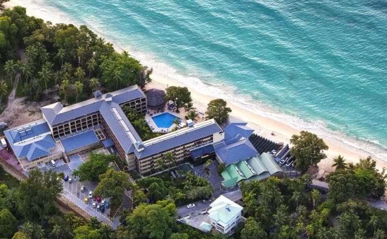Seychely, Ostrov Mahé, Beau Vallon Bay