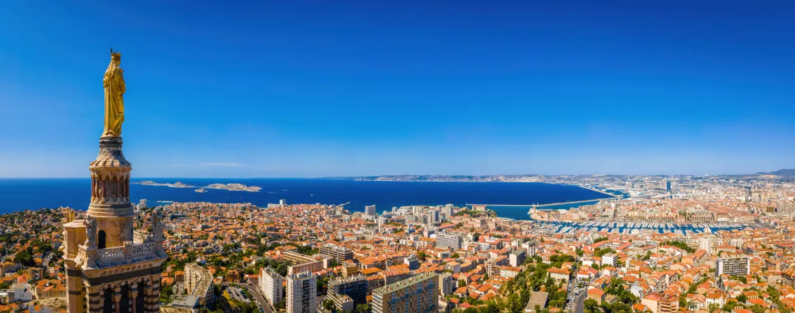 panoramatický pohled na Marseille