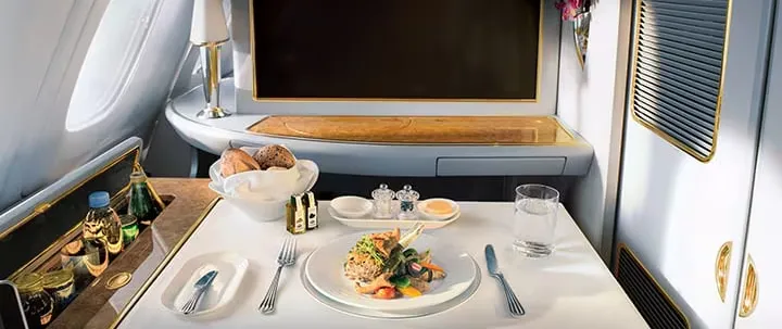 Emirates, first class | Levné letenky od STUDENT AGENCY