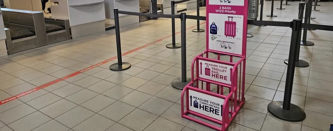 WizzAir kontrola rozměrů zavazadel WizzAir kontrola rozměrů zavazadel