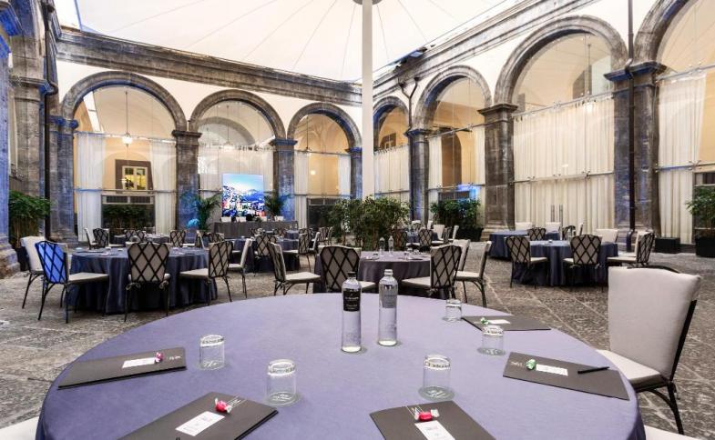 Itálie, Neapolský záliv, Ischia, Neapol