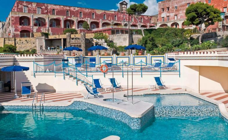 Itálie, Neapolský záliv, Ischia, Neapol