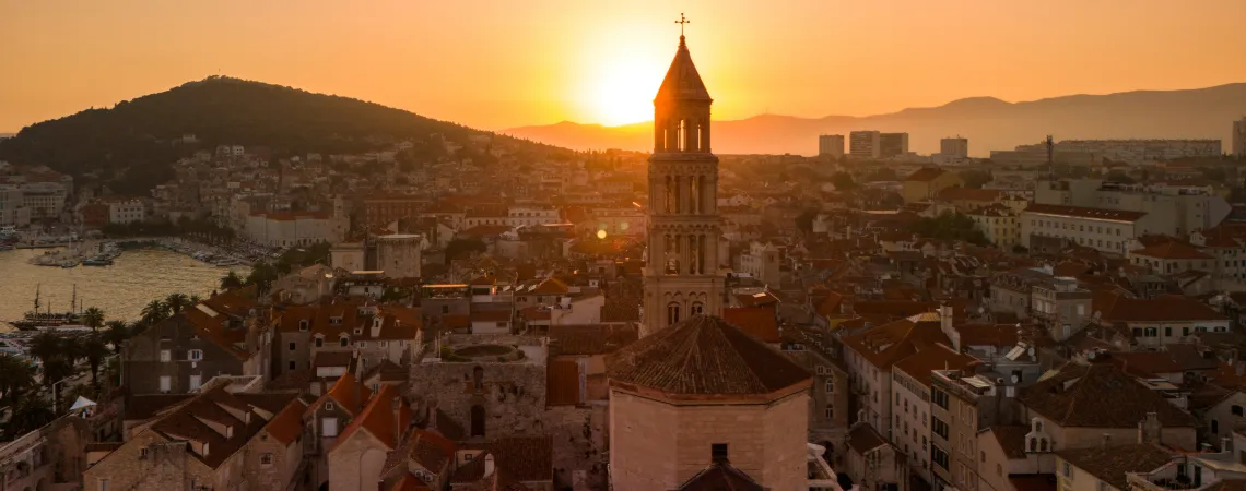 Katedrála sv. Domnia v západu slunce Katedrála sv. Domnia v západu slunce